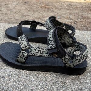 Teva Black and Tan Patterned Sandals